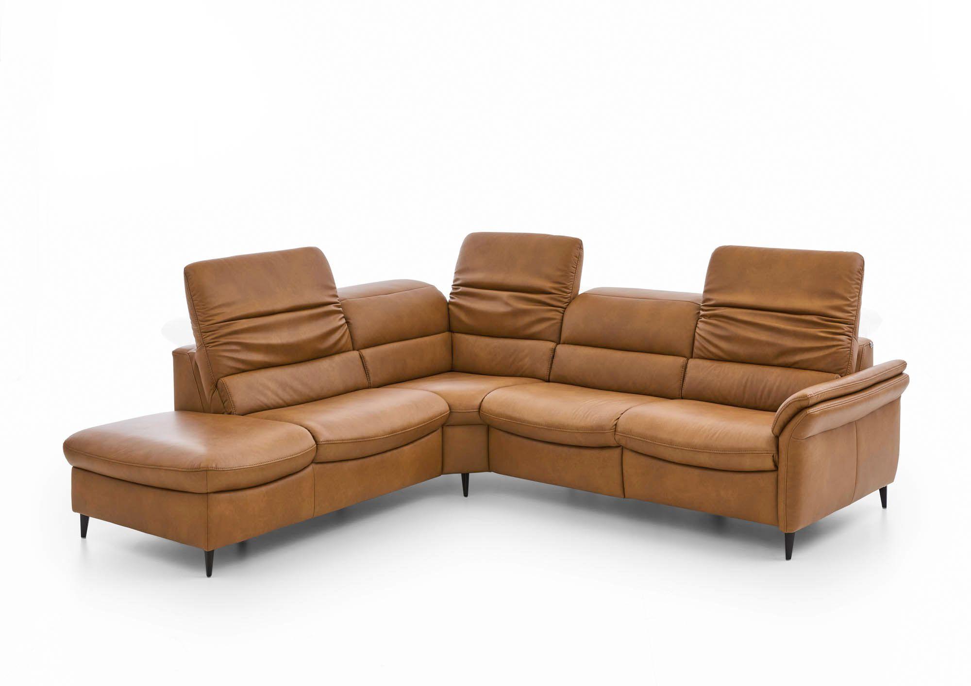 Sofa identisch freigestelltes Bild, aber mit drei Kopfteilen nach oben verstellt
