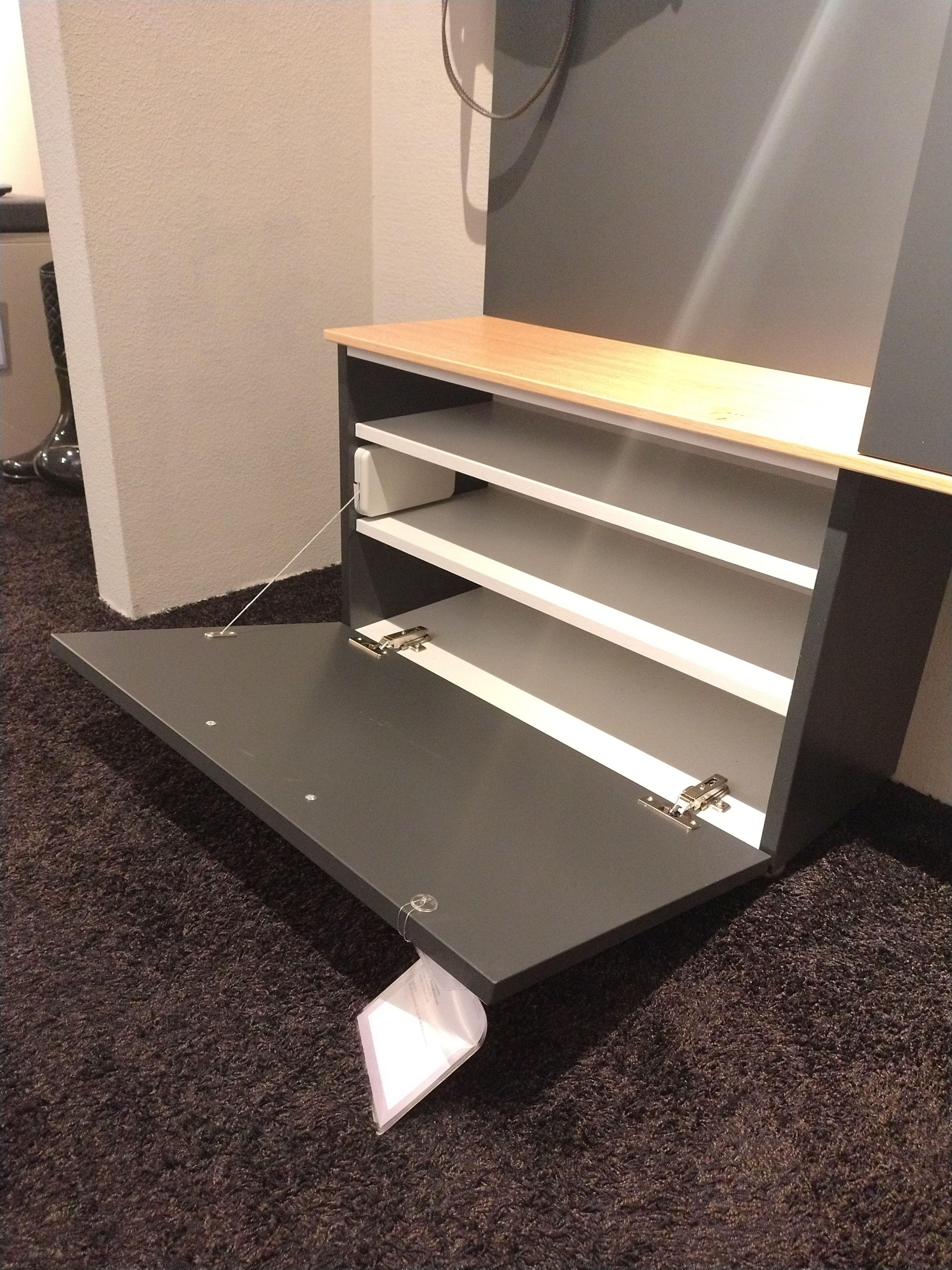 Detailbild Bank mit Klappe und drei niedrigen Fächern 