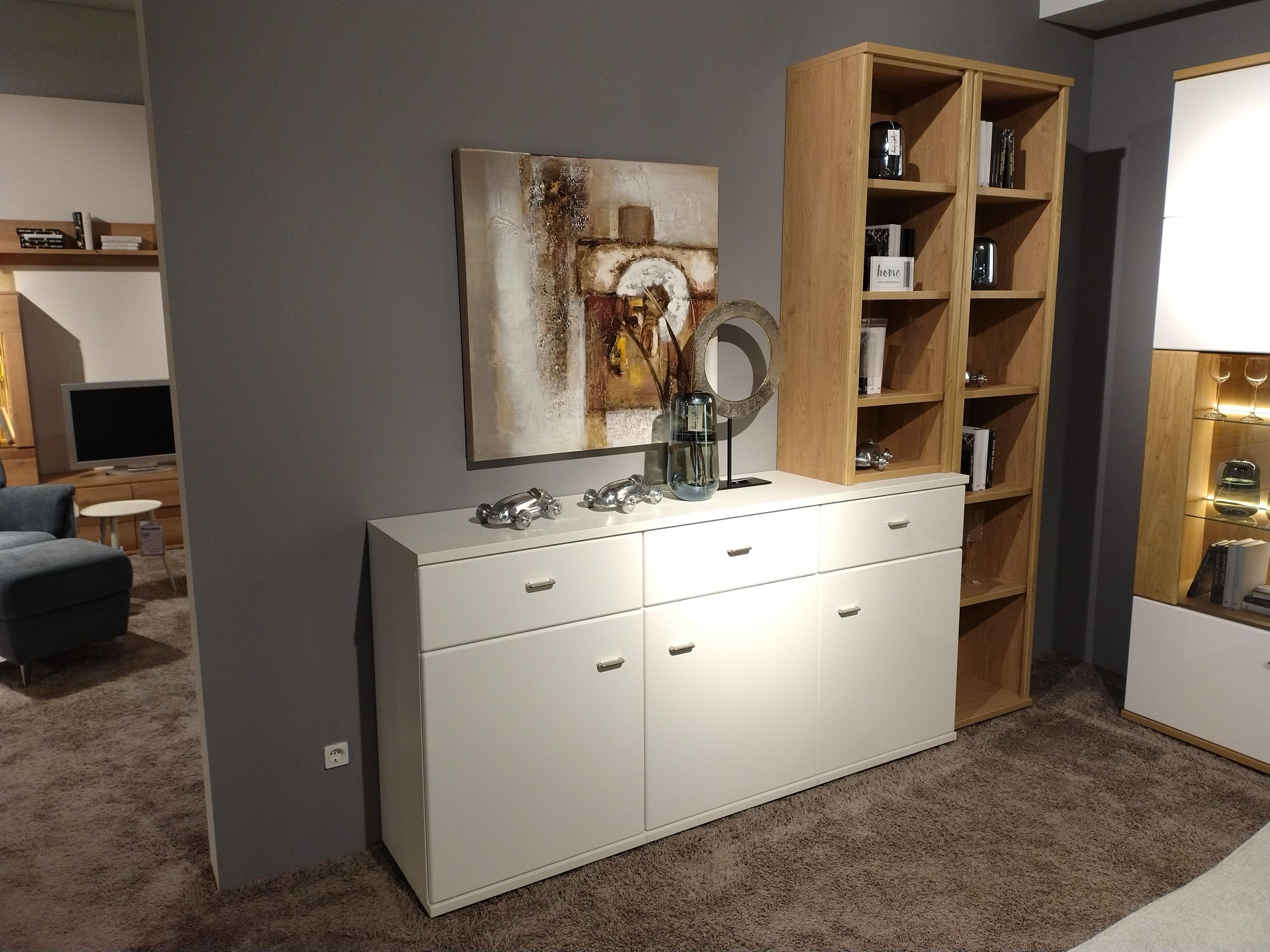 Sideboard mit Korpus Weiß matt Folie und Front Weiß Hochglanzfolie und Anbauregal in Wildeiche Nachbildung